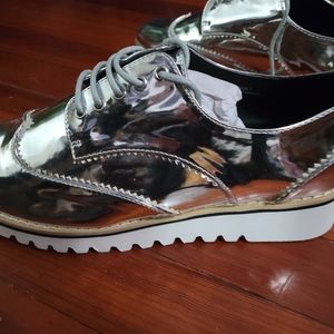 New, Never worn Cape Robbin Silver Shoes.    Women's Sz8